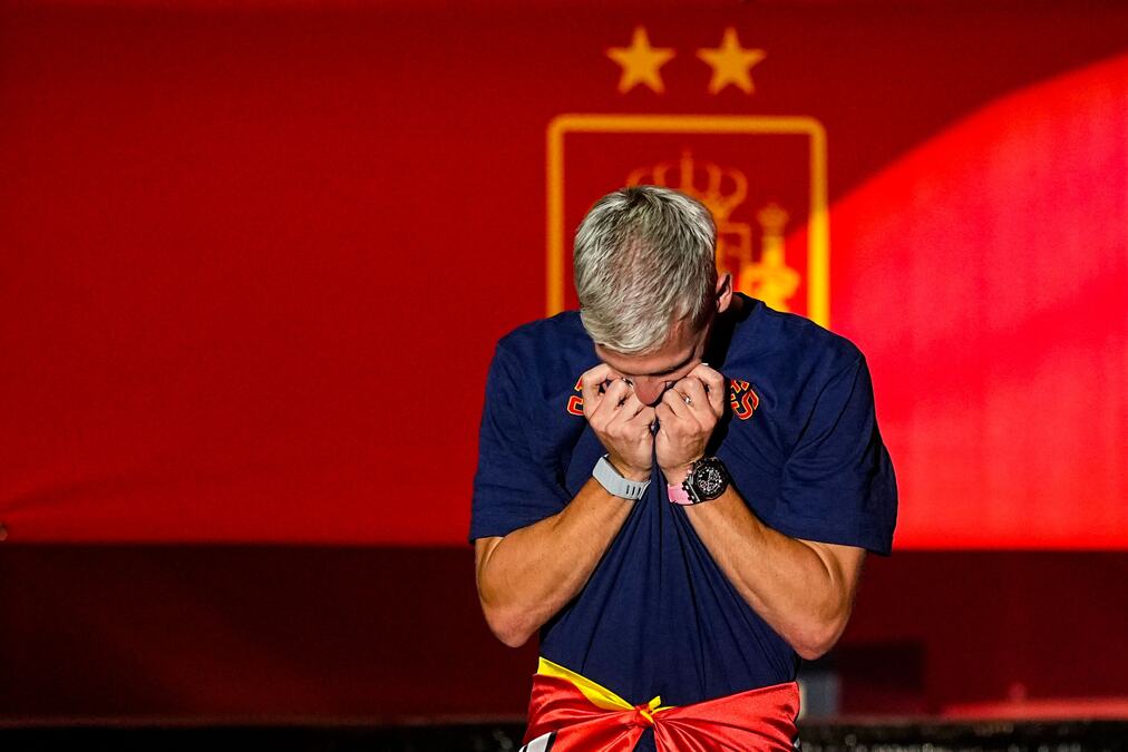"NISAM NEKO KO PLAČE, ALI..." Dani Olmo otvorio dušu posle najvećeg uspeha u karijeri: "To vam promeni život!"