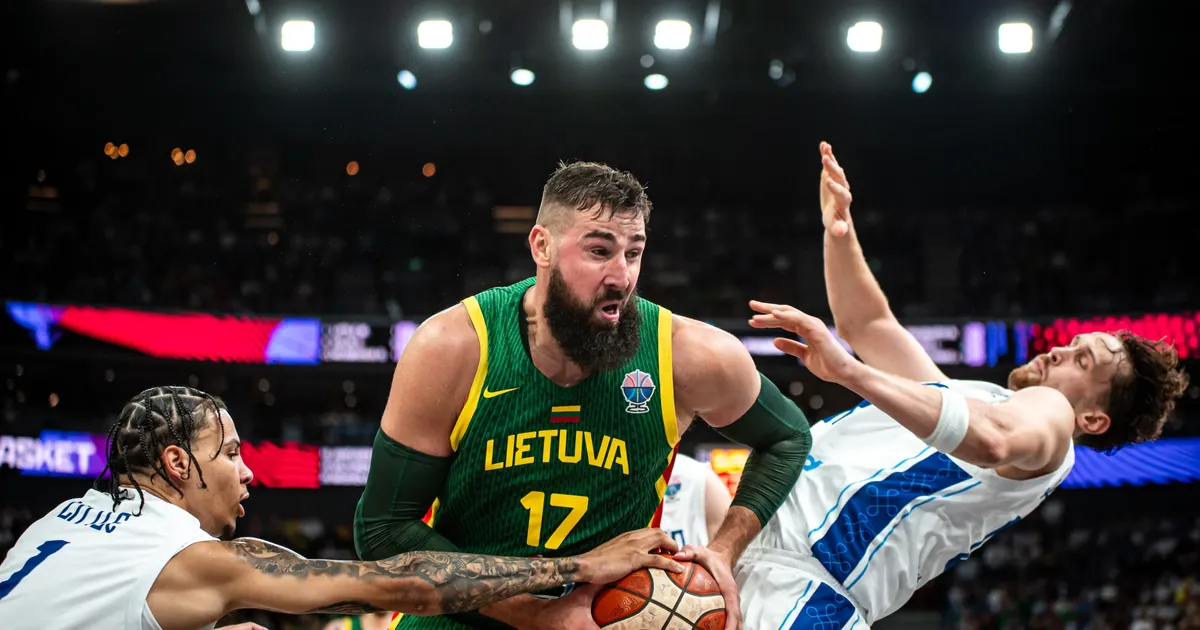 Loše vesti za Zvezdinog prvog rivala u Evroligi: Povredio se Jonas Valančijunas