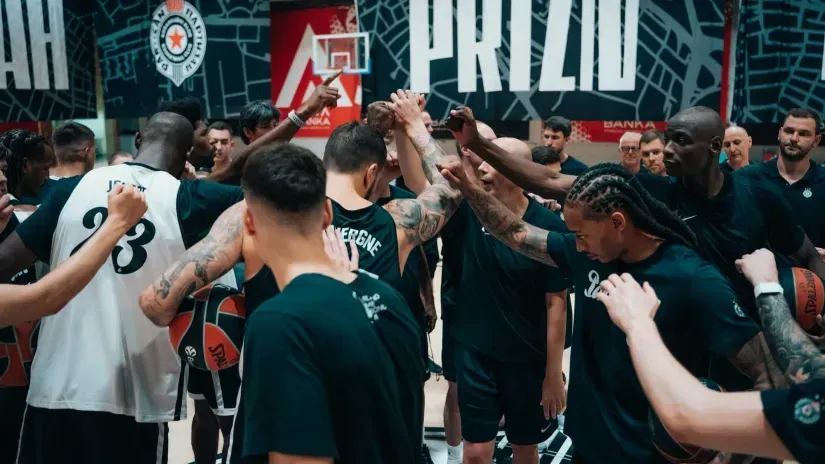 Partizan Mozzart Bet u kombinovanom sastavu izgubio od Hapoela, debitovao Tompson