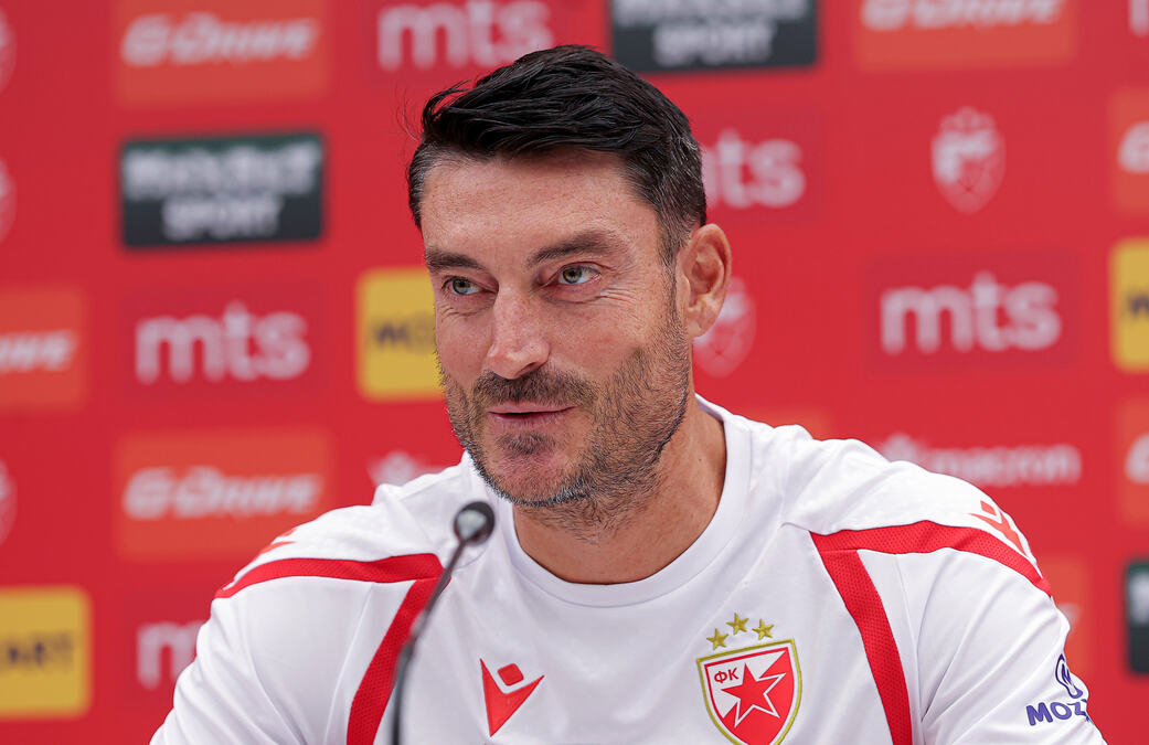 UŽIVO, ALBERT RIJERA DRŽI KONFERENCIJU PRED DERBI: Veliki dan za srpski fudbal, znam šta je ključ za pobedu...