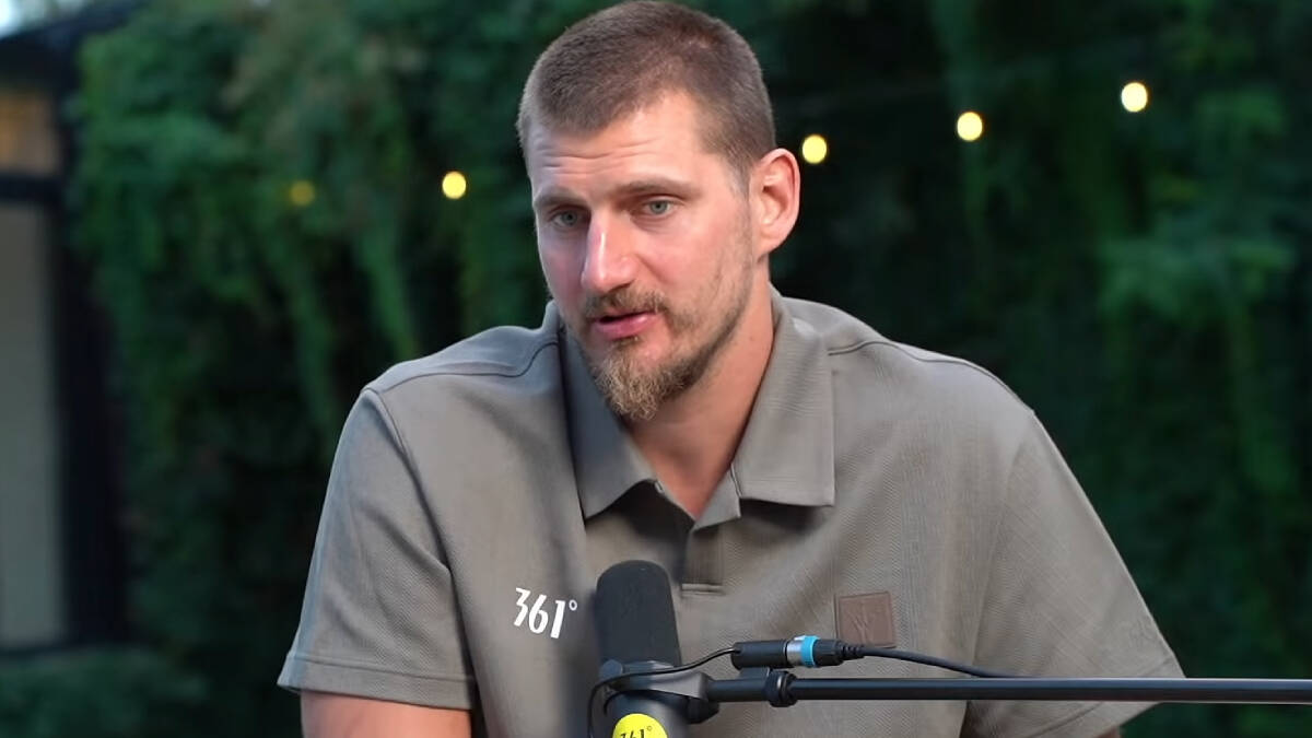 "Bio sam juče u Molu, znaju li ljudi gde je to?": Jokić okretao prase u Srbiji, bez kuma šumara ne bi uspeo