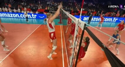 SRAM VAS BILO! Srpske odbojkašice ponovo pokradene, sudije poklonile poen Poljakinjama - skandal! (VIDEO)