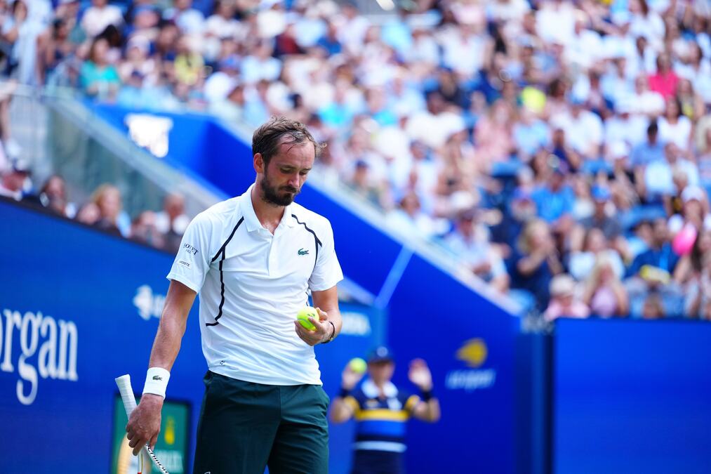 MEDVEDEV RAZOČARAN POSLE ELIMINACIJE U NJUJORKU: Ako treba da se zadovoljim osminom finala, bolje da prestanem da igram tenis...