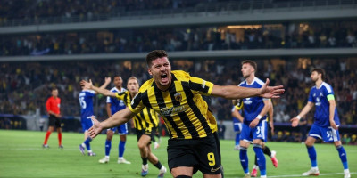 Svemogući Luka Jović sa dva gola doneo pobedu AEK-u u Volosu!
