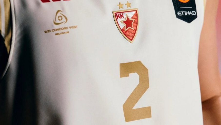 Zvezda promovisala gostujući dres, delije s nestrpljenjem iščekuju treću garnituru