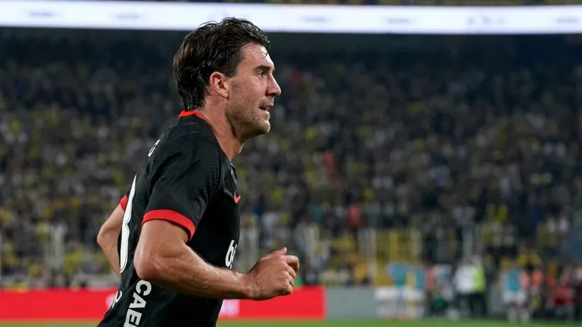 Došao je da bude heroj Istanbula, Vlahović srušio Fenerbahče!