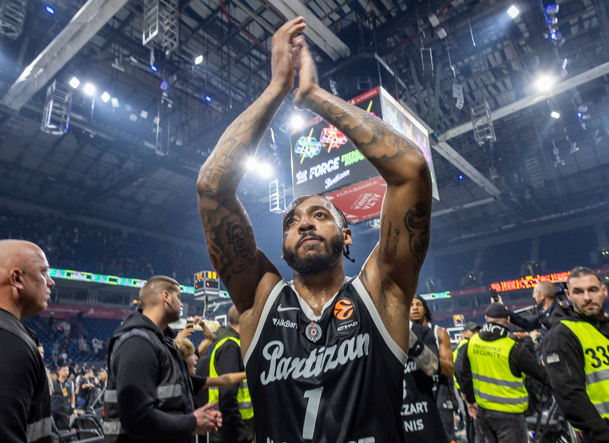 Magični Karlik Džons MVP prvog kola Evrolige!