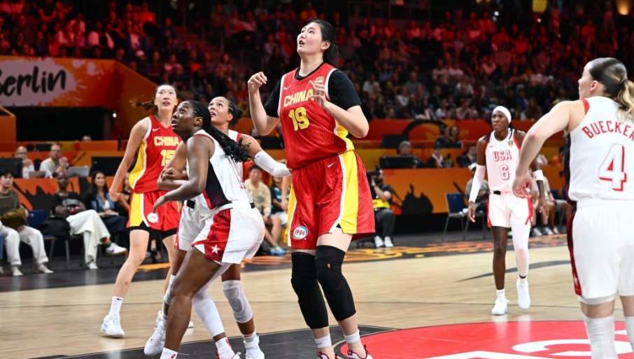 Svet priča o Kineskinji od 226cm! Džang Ciju je čudo kakvo košarka do sada nije videla! (VIDEO)