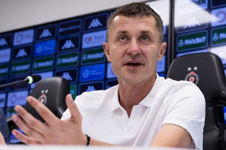 OBRAĆA SE SAŠA ILIĆ: Trener Partizana govori pred 180. večiti derbi