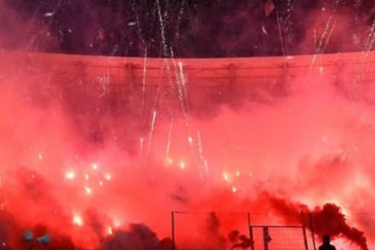 Delije ne zaboravljaju Kosovo! Moćno skandiranje navijača Zvezde "zapalilo" Mirijevo (VIDEO)