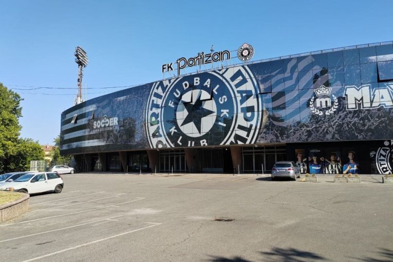 PARTIZAN PRED DILEMOM! Milionska ponuda stigla na adresu u Humskoj, najbolji igrač crno-beli bi mogao da ode?