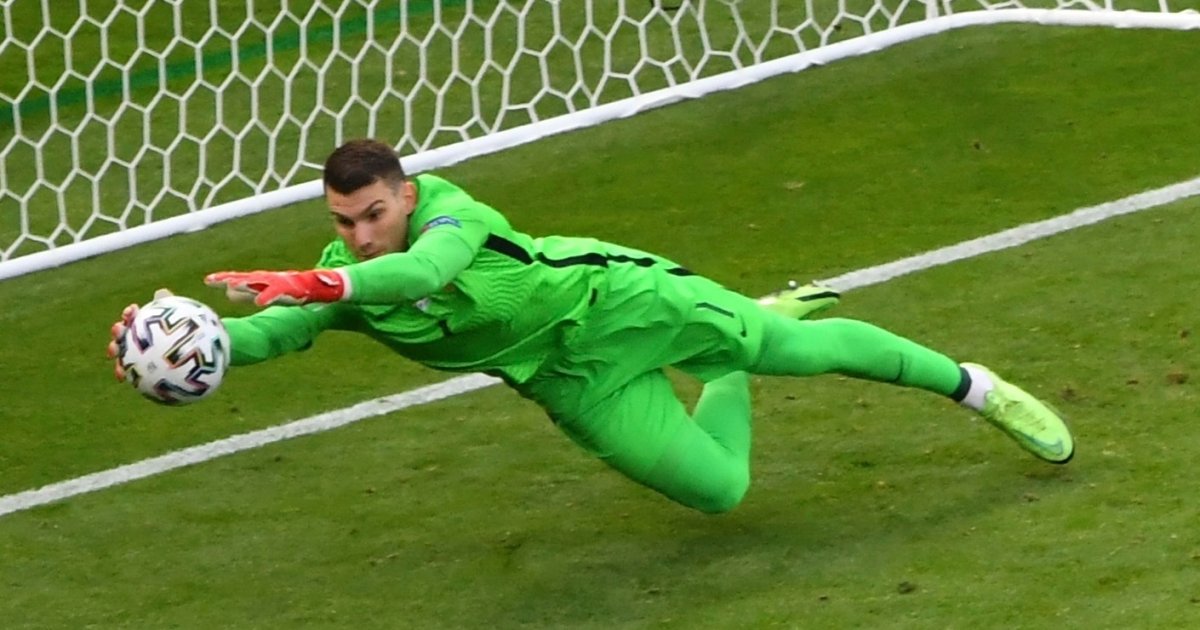Dominik Livaković debituje za Barselonu!