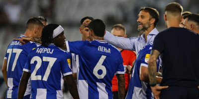 Sukobi s najiskusnijima i fudbal od koga publika beži: OFK Beograd smenio "trenera budućnosti"